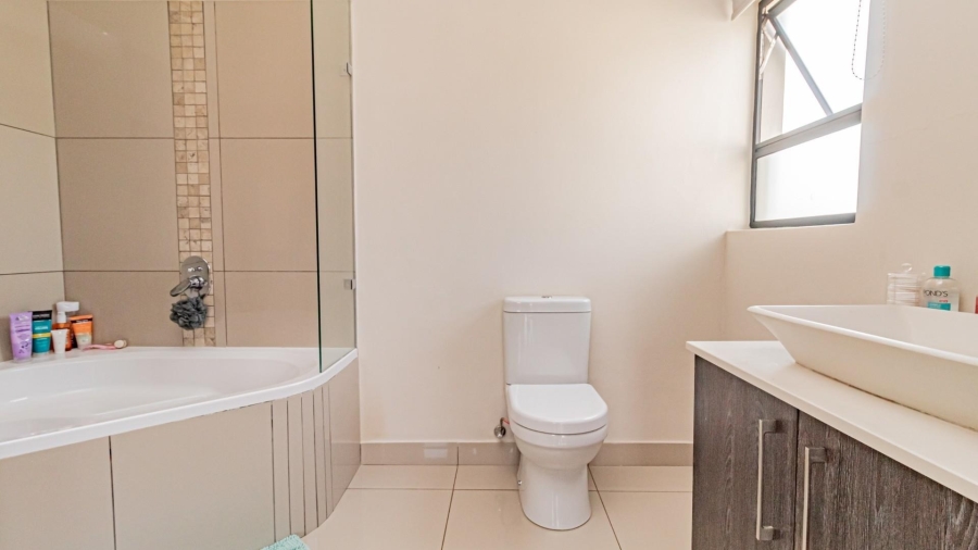 2 Bedroom Property for Sale in Redstone Private Country Estate North West